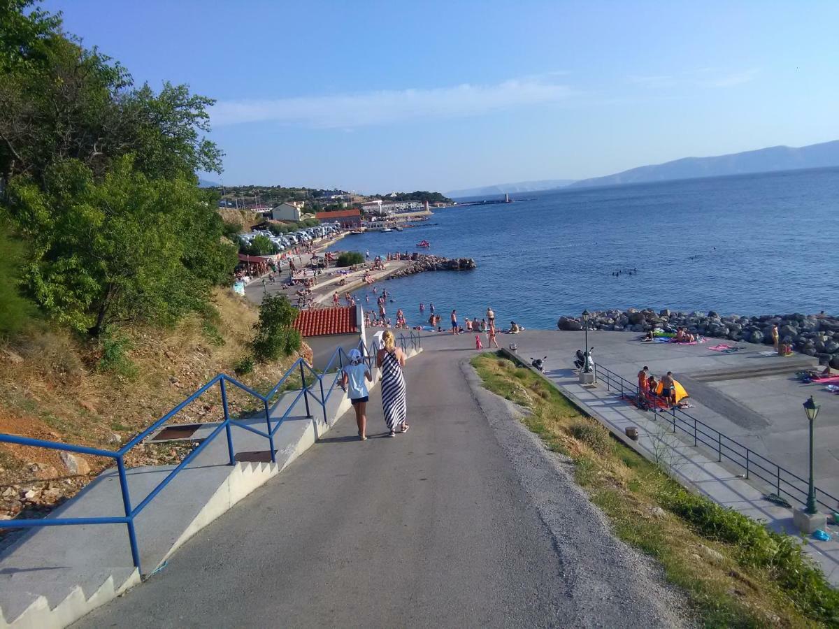 Room Petra In Centertown Senj  Exterior foto